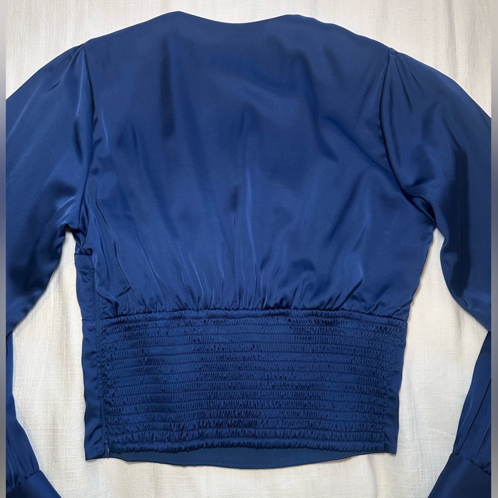 Abercrombie & Fitch Cropped Satin Plunge Navy Blouse - Picture 6 of 15